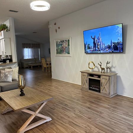 Private Pool With A Beautiful View Overlooking The Lake! Near Disney - Universal Kissimmee Exterior foto