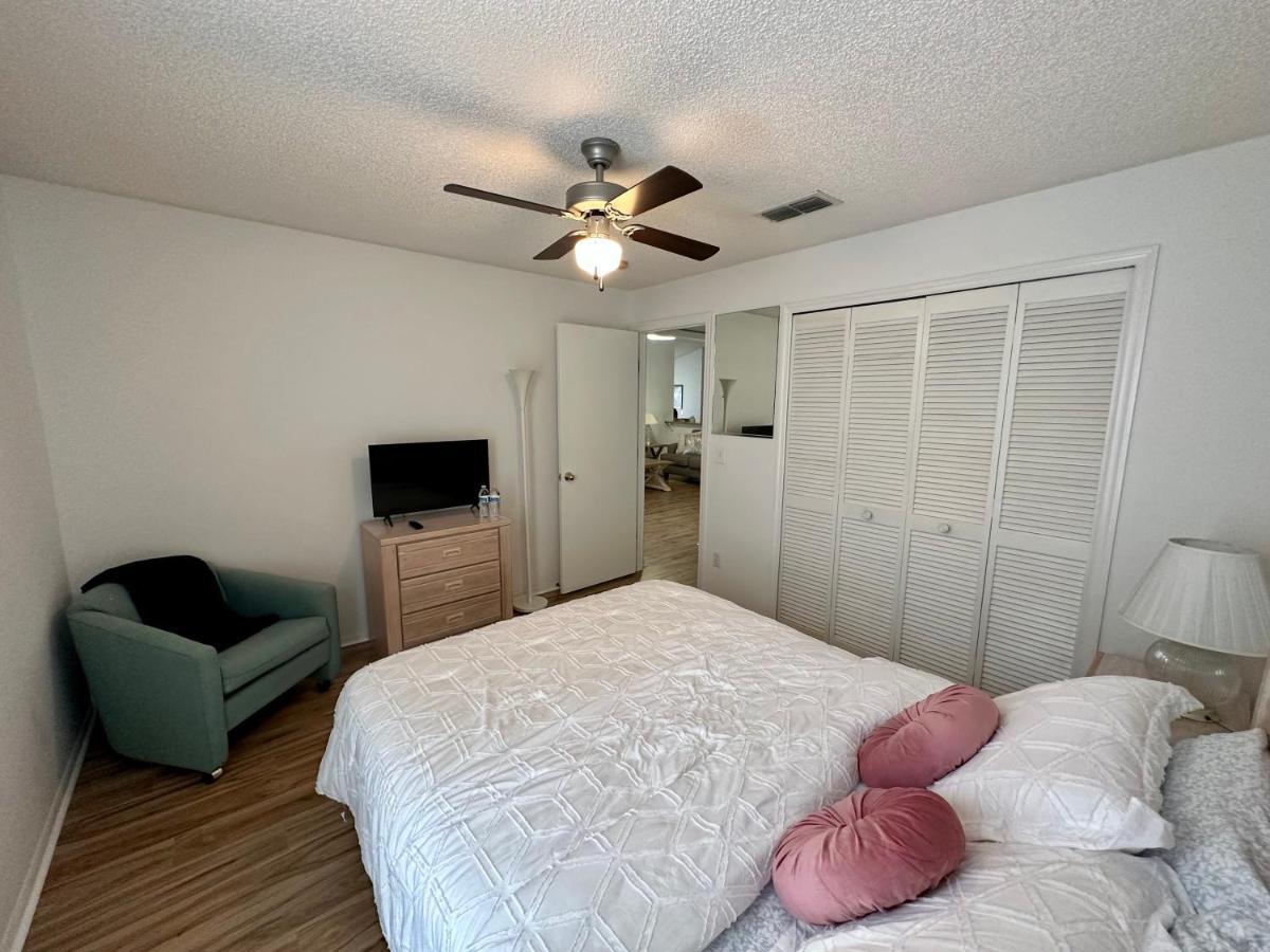 Private Pool With A Beautiful View Overlooking The Lake! Near Disney - Universal Kissimmee Exterior foto