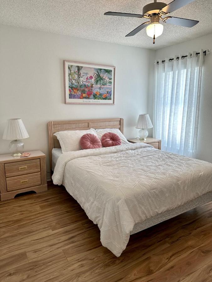 Private Pool With A Beautiful View Overlooking The Lake! Near Disney - Universal Kissimmee Exterior foto